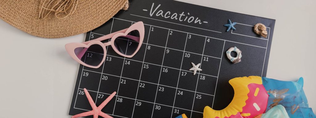 Un calendario con fechas reservadas para vacaciones