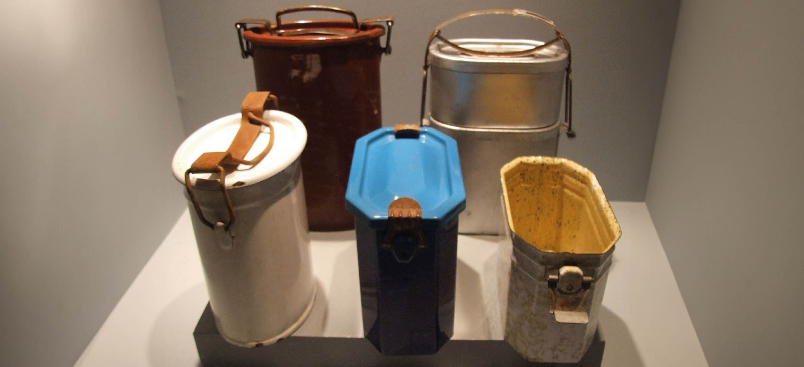 La evolución de las fiambreras personalizadas desde la Revolución Industrial 1 La evolución de las fiambreras personalizadas desde la Revolución Industrial 1