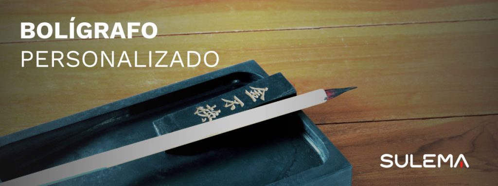 bolígrafo personalizado con detalles de letras chinas