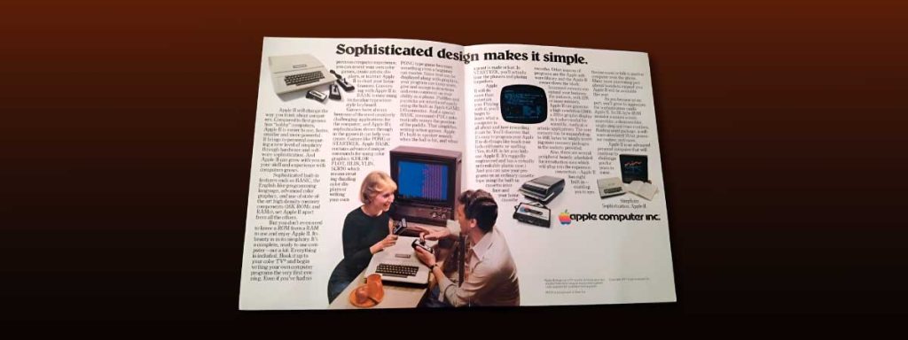 Brochure de Apple antiguo, resaltando el diseño sofisticado en su estrategia de marketing