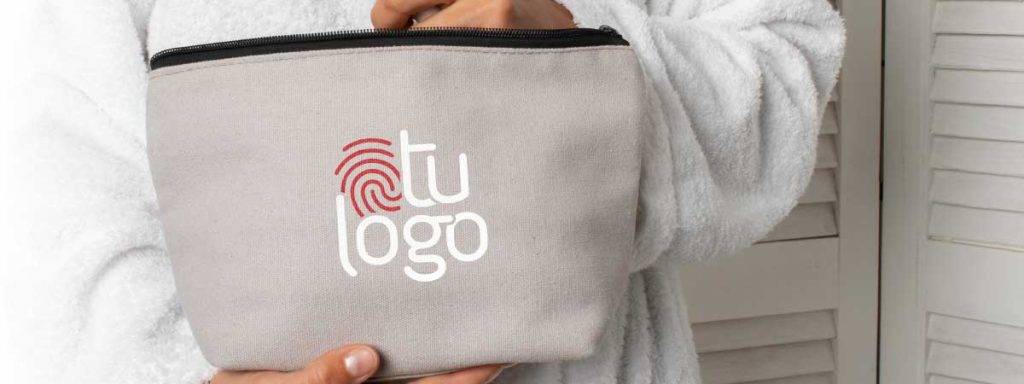 Neceseres personalizables para cuidado personal